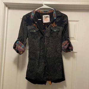 Quarter sleeve button down